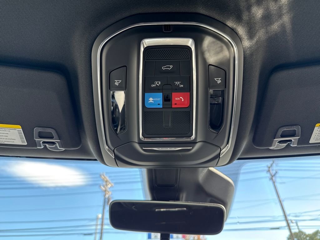 New 2025 Jeep Grand Cherokee L Laredo image 38