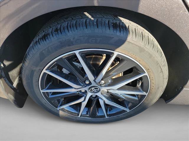 Used 2024 Toyota Camry SE image 11