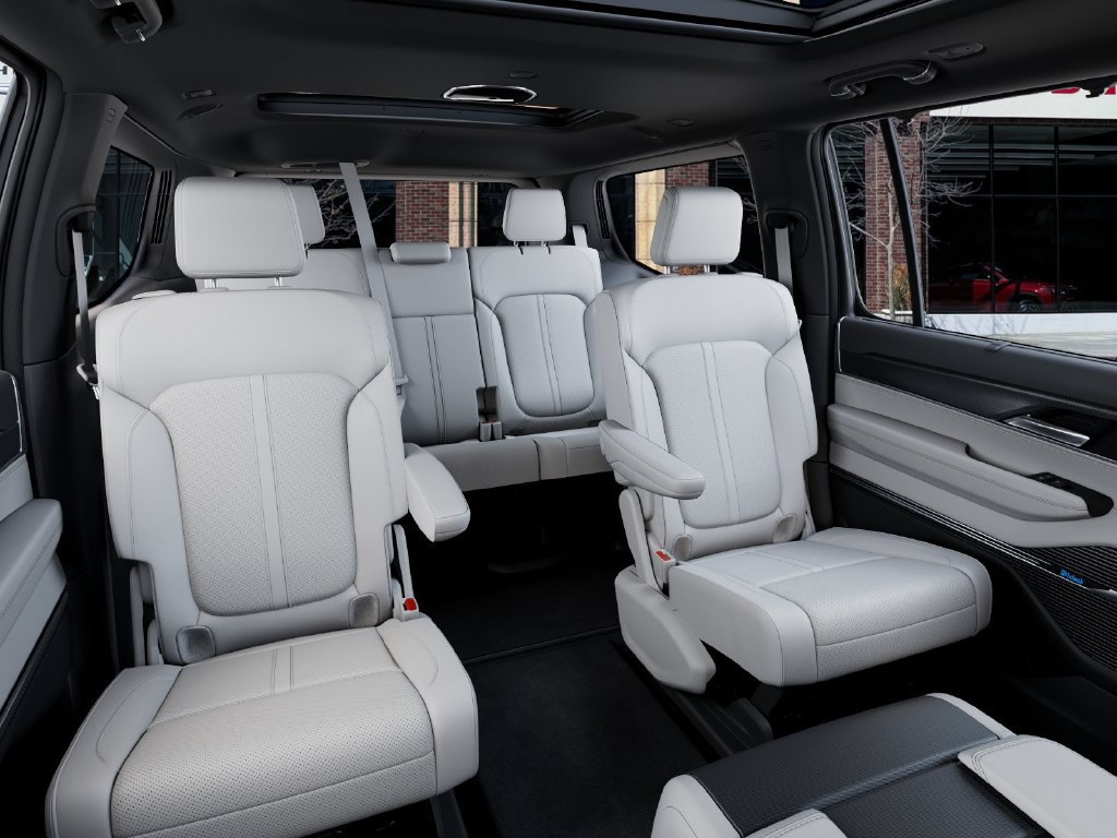 New 2026 Jeep Grand Wagoneer Summit AWD/4WD image 15
