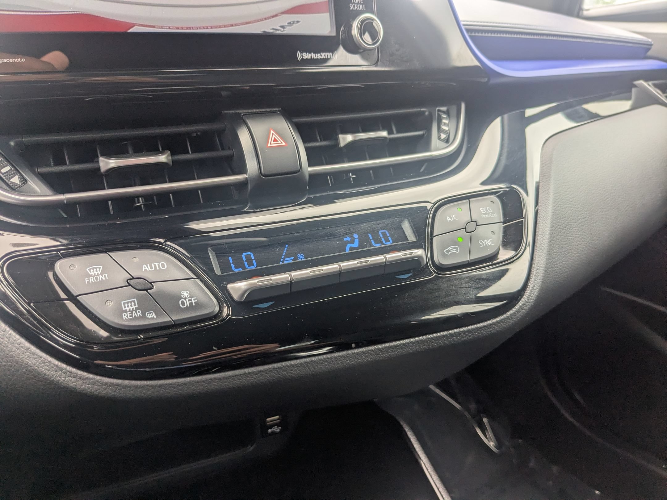 Used 2021 Toyota C-HR XLE FWD image 17