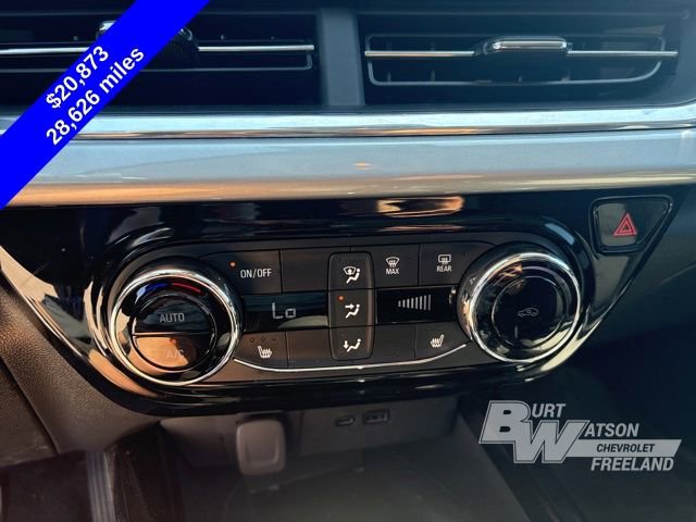 Used 2024 Chevrolet Trax LT w/ Sunroof Package FWD image 18