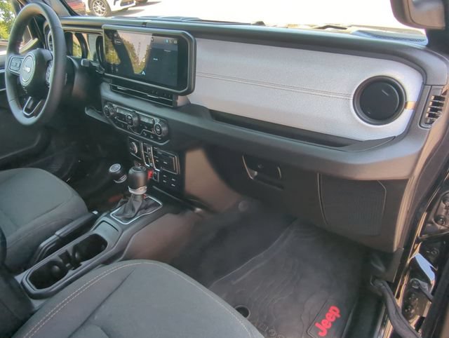 Used 2024 Jeep Gladiator Overland AWD/4WD image 27