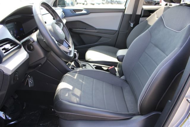 Used 2023 Volkswagen Taos SE image 33