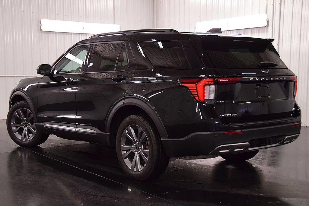 Used 2025 Ford Explorer Active w/ Active Comfort Package AWD/4WD image 5