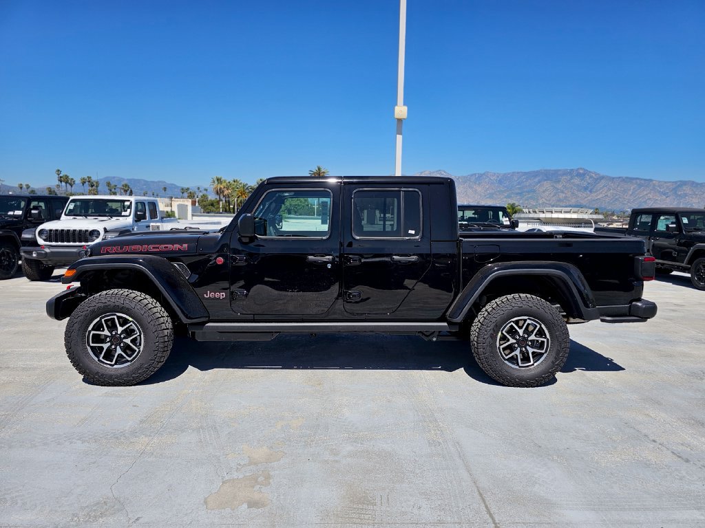 New 2026 Jeep Gladiator Rubicon w/ Steel Power Dome Hood Package AWD/4WD image 4