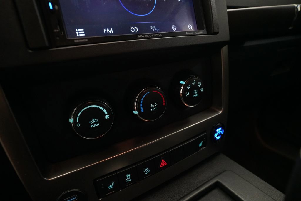 Used 2012 Jeep Liberty Sport AWD/4WD image 20