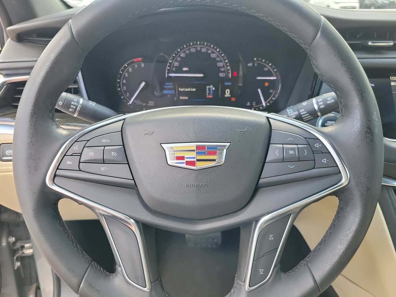 Used 2019 Cadillac XT5 FWD image 19