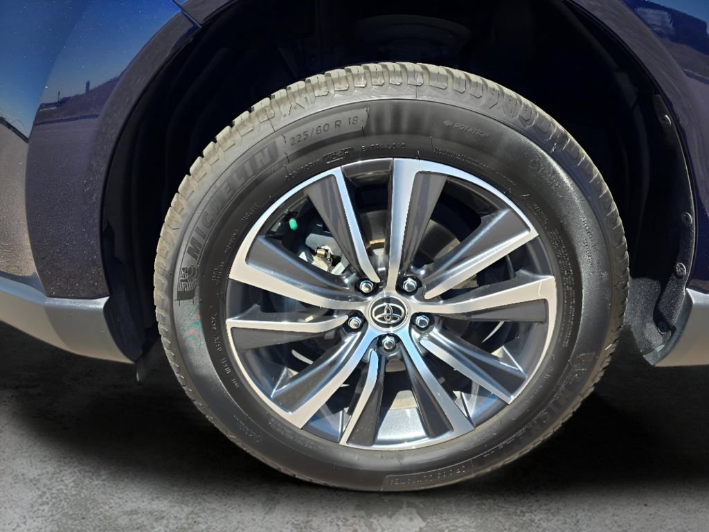 Used 2021 Toyota Venza LE w/ Carpet Mat Package (TMS) AWD/4WD image 28