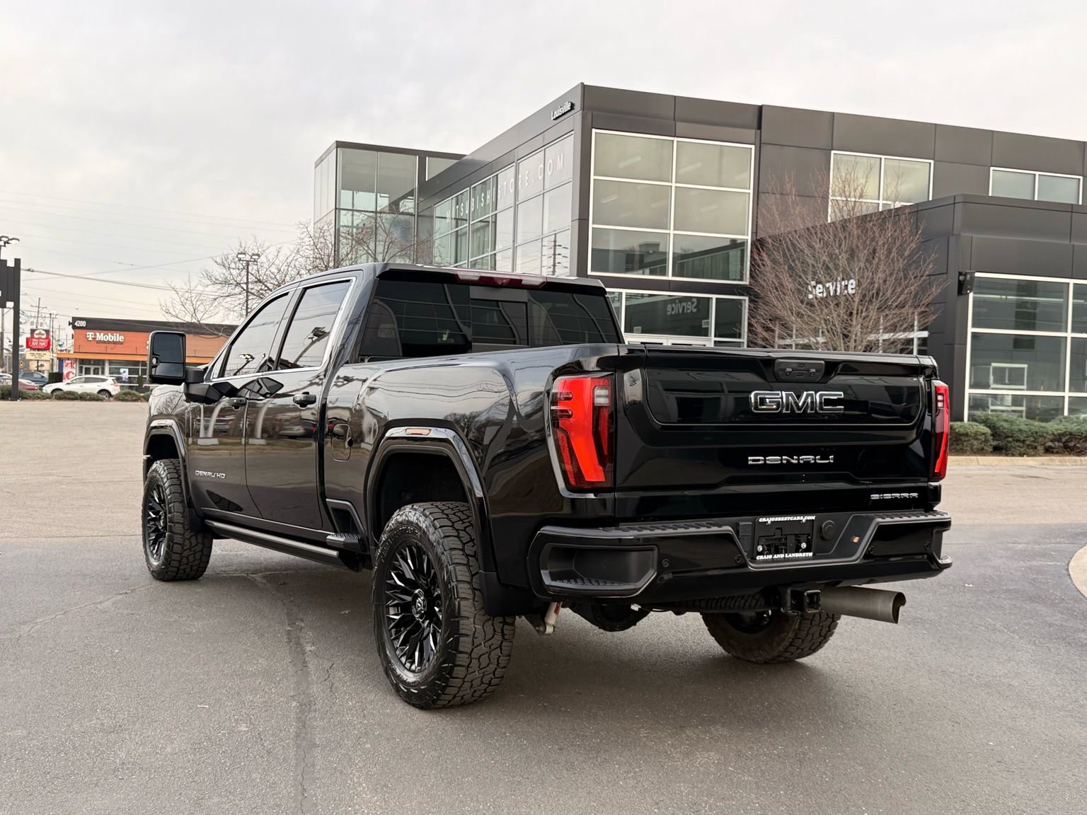 Used 2024 GMC Sierra 2500 Denali Ultimate image 3