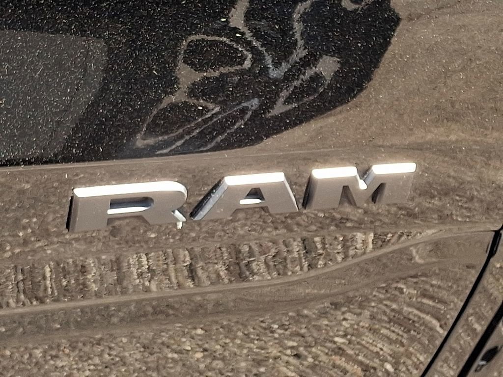 Used 2020 RAM 1500 Limited w/ Black Appearance Package AWD/4WD image 13