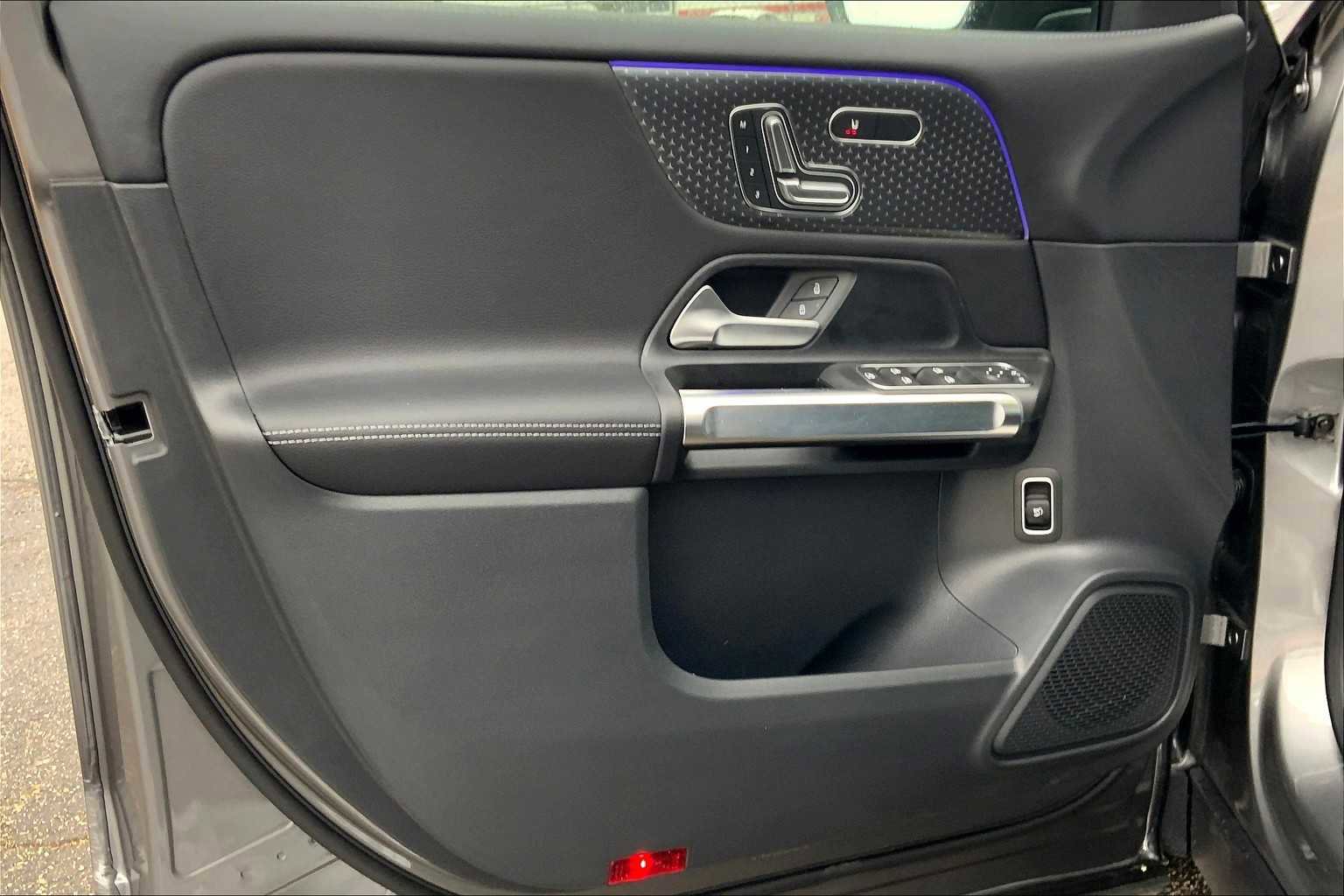 Certified 2025 Mercedes-Benz GLB 250 image 14