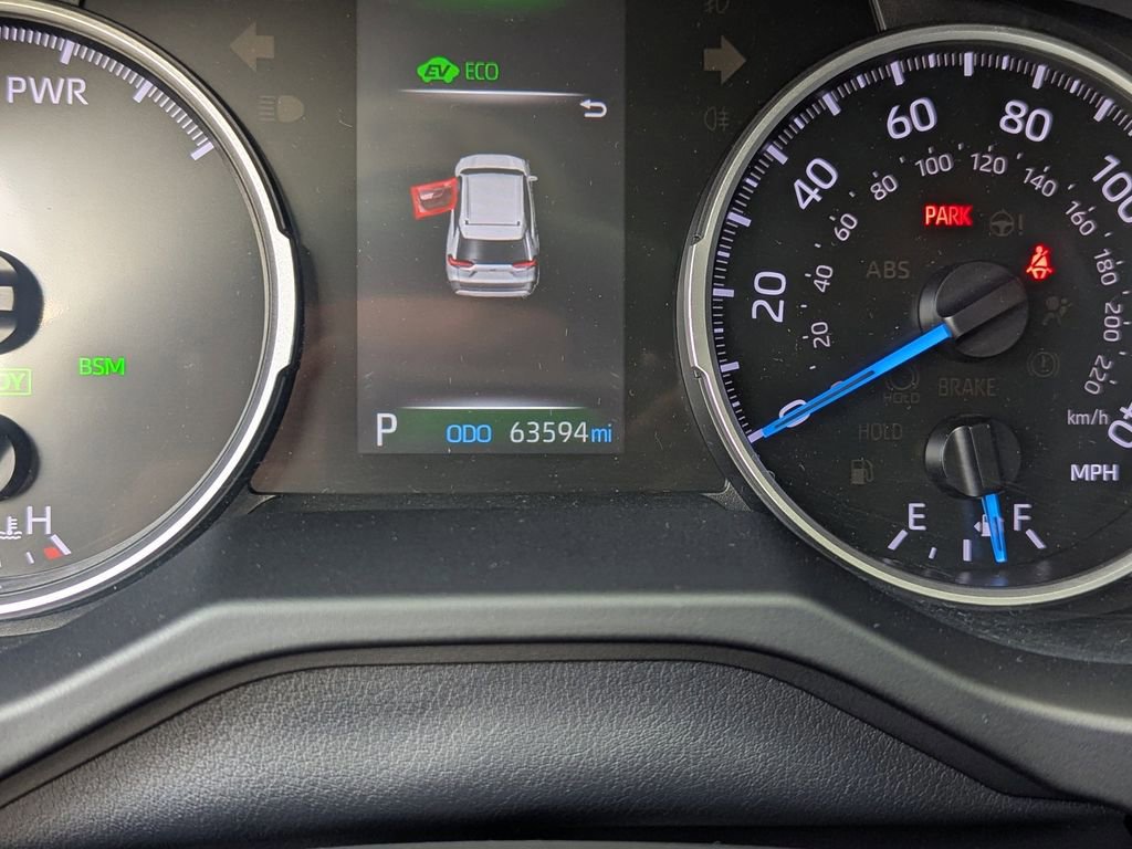 Used 2020 Toyota RAV4 XLE image 30