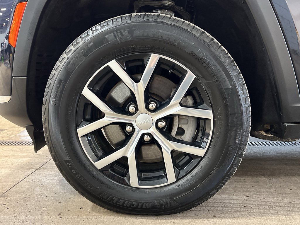 Used 2024 Jeep Grand Cherokee L Limited w/ Luxury Tech Group II image 8