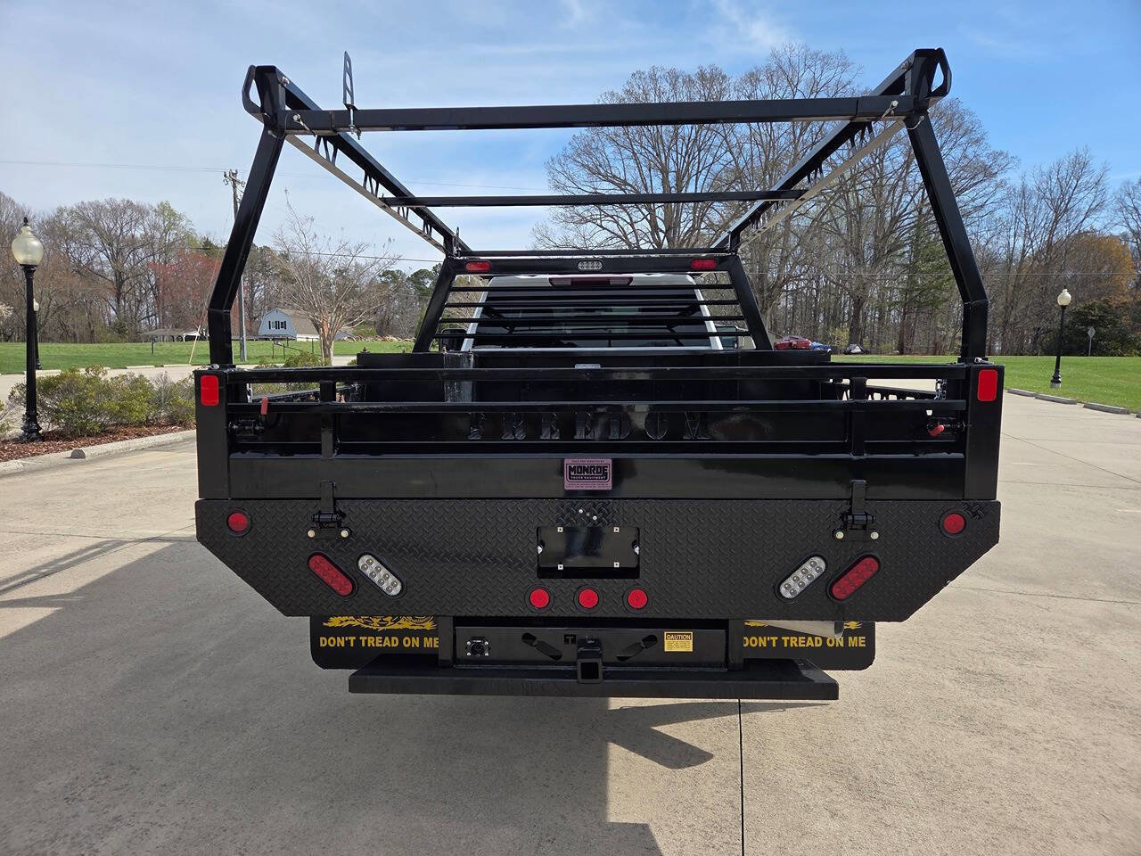 Used 2023 GMC Sierra 3500 Pro w/ Convenience Package image 7