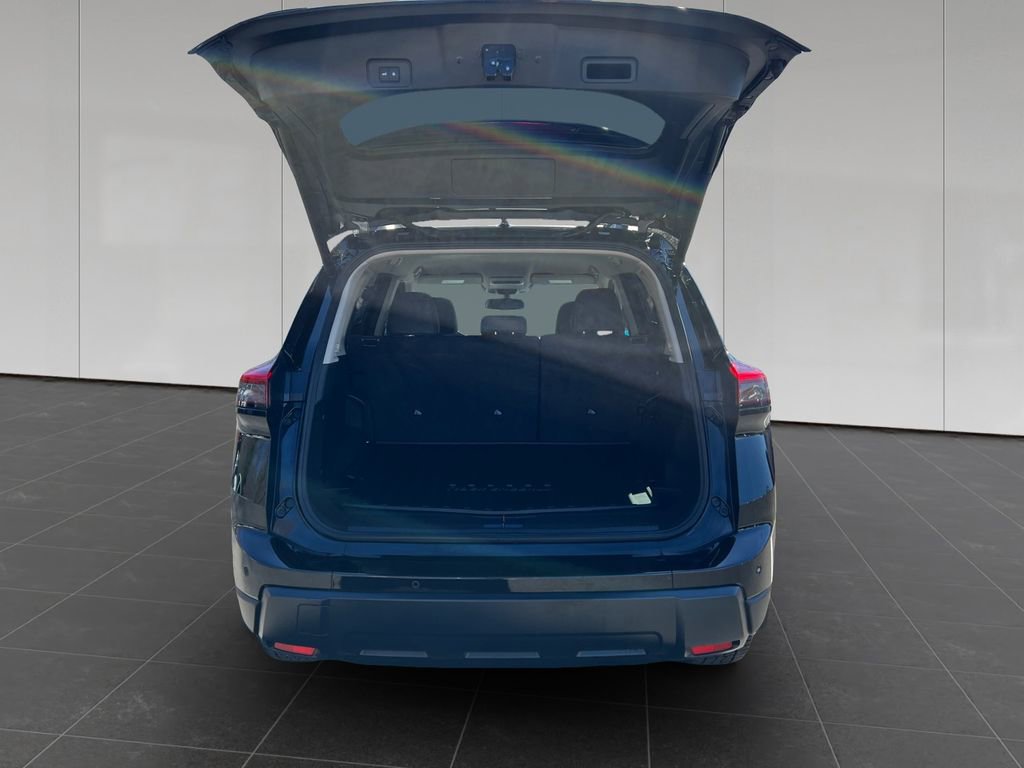 Used 2025 Nissan Rogue SV w/ Rock Creek Premium Package image 19