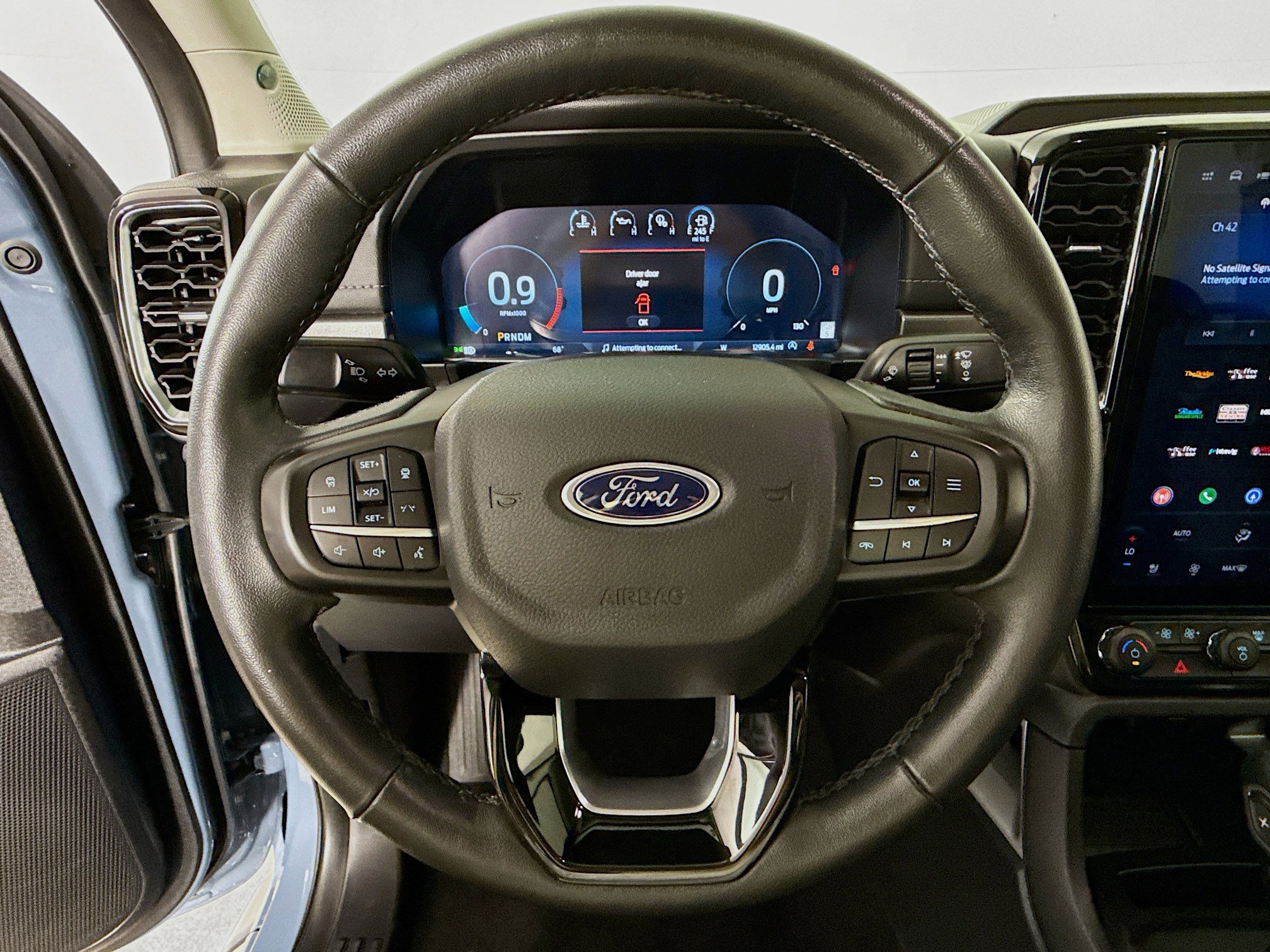 Used 2024 Ford Ranger Lariat w/ Advanced Towing Package image 11