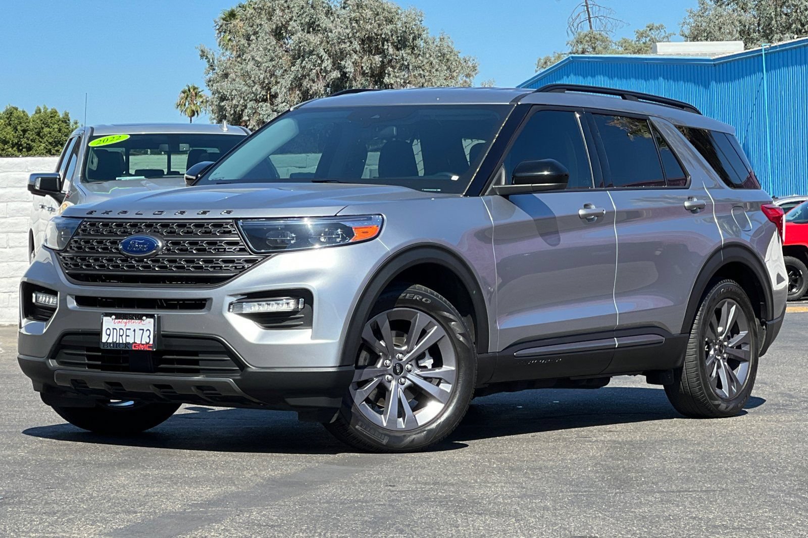 Used 2022 Ford Explorer XLT w/ Equipment Group 202A RWD image 9