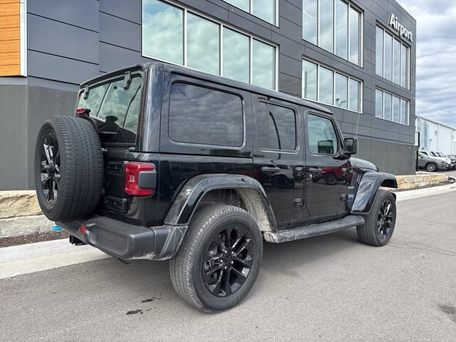 Used 2023 Jeep Wrangler Unlimited Sahara w/ Cold Weather Group AWD/4WD image 3