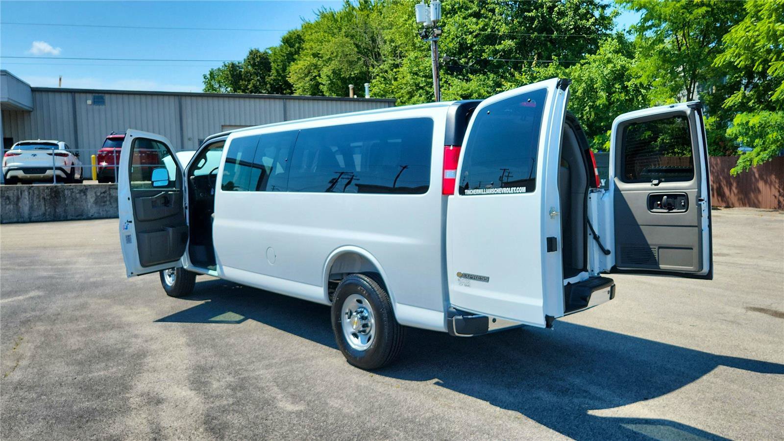 New 2026 Chevrolet Express 3500 LT w/ LT Preferred Equipment Group RWD image 7