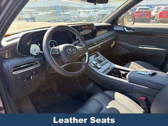 Used 2024 Hyundai Palisade Calligraphy image 4