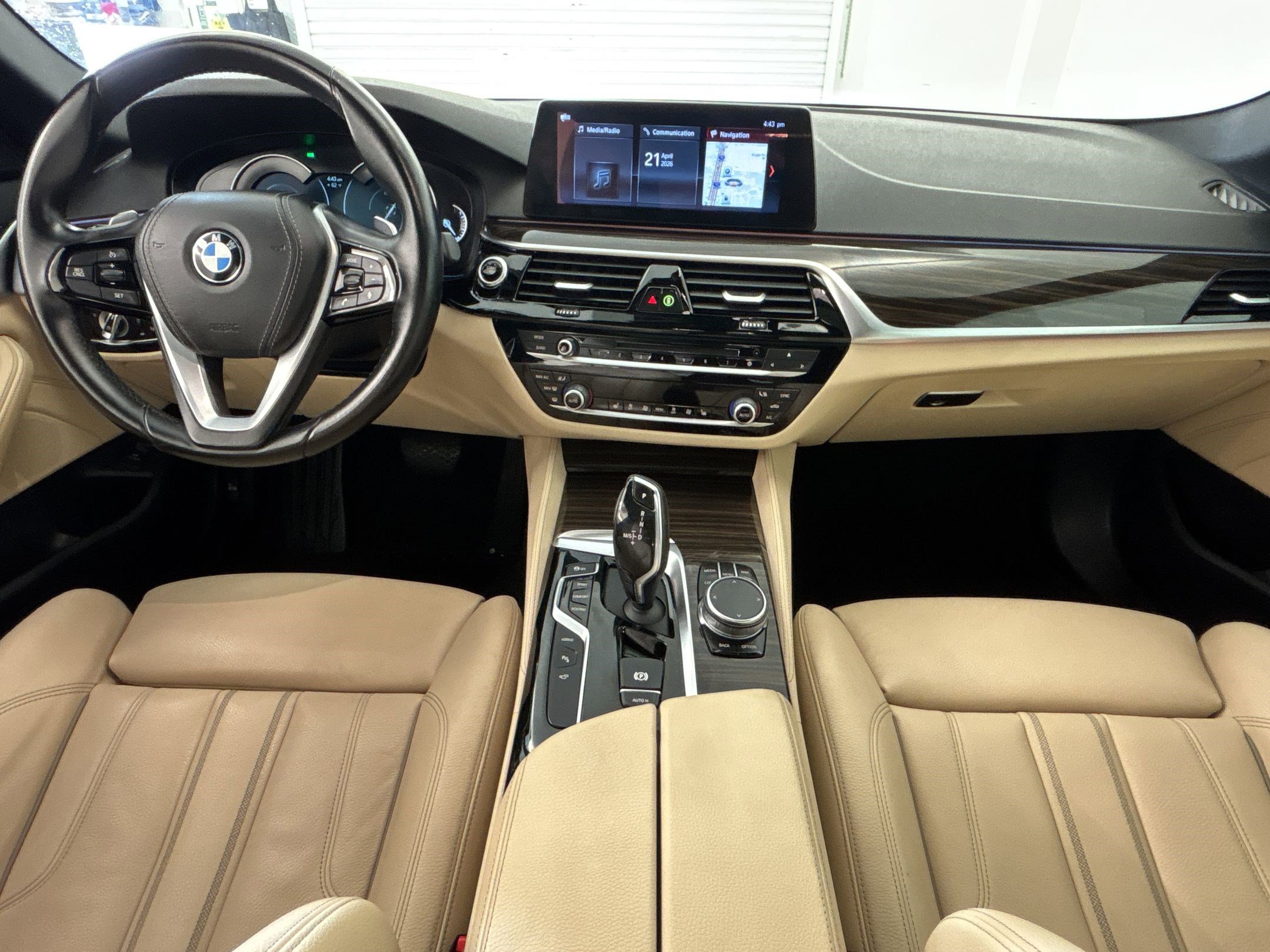 Used 2018 BMW 530e w/ Premium Package 2 RWD image 15