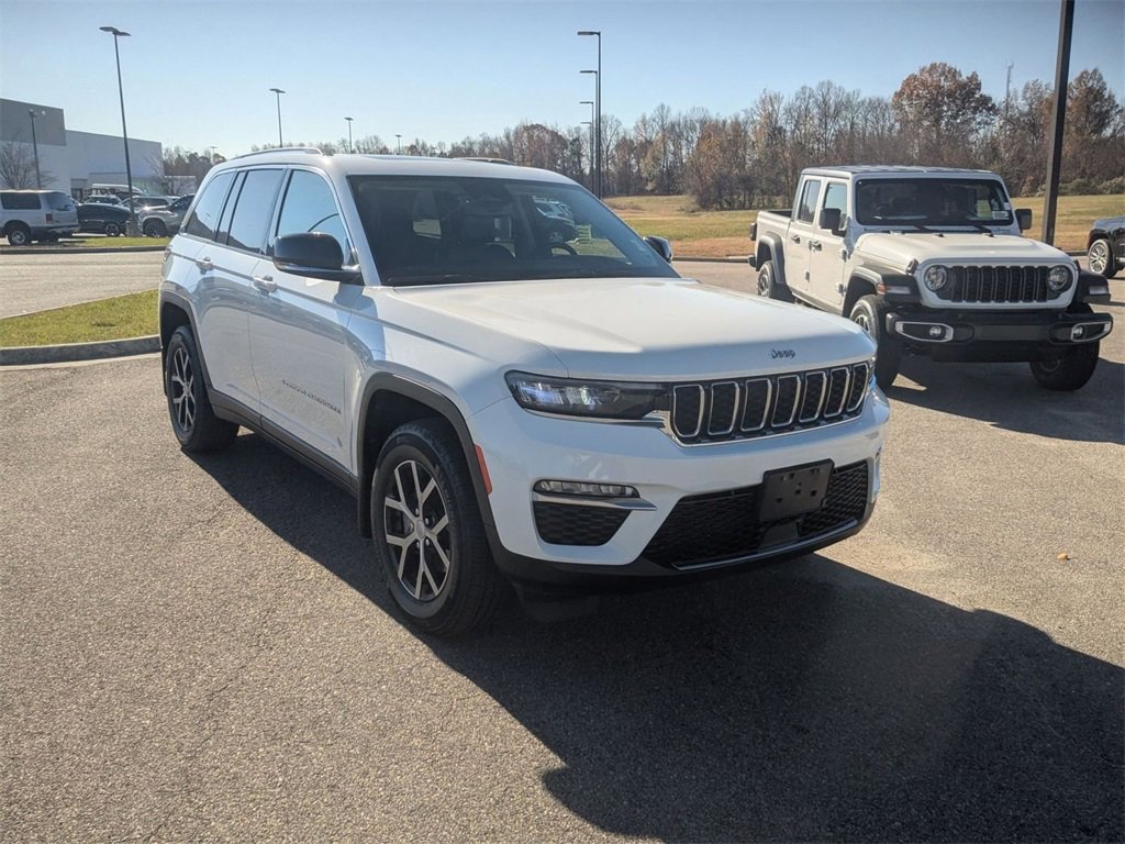 Used 2024 Jeep Grand Cherokee Limited w/ MOPAR Finishing Package image 7