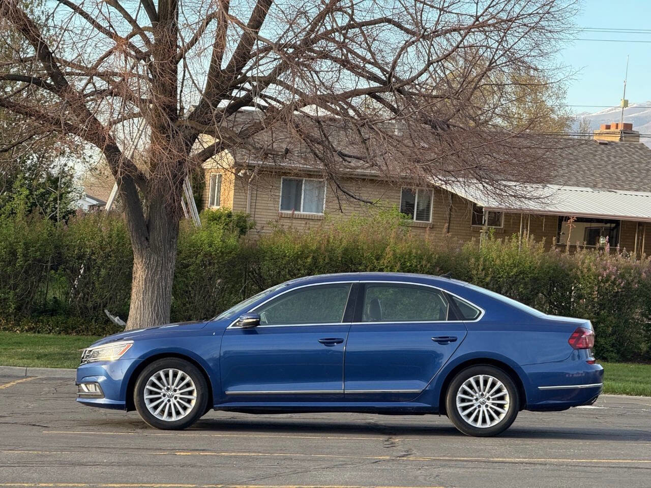 Used 2017 Volkswagen Passat 1.8T SE w/ SE Lighting Package FWD image 8