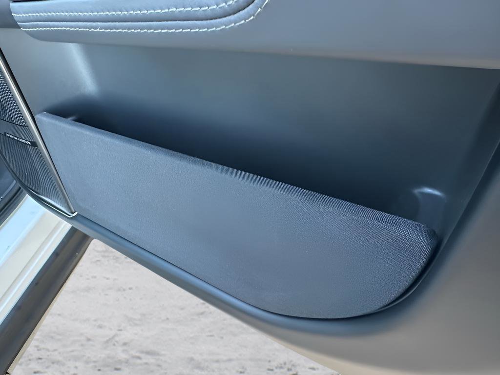 Used 2022 Rivian R1S Adventure image 47