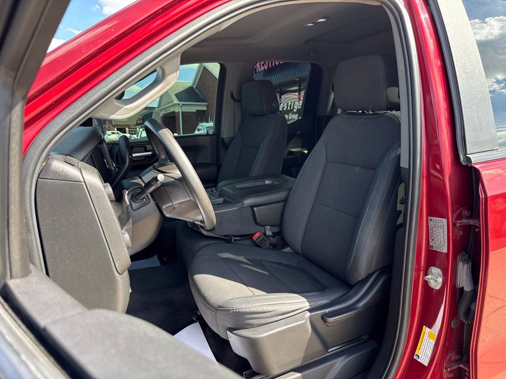 Used 2019 Chevrolet Silverado 1500 Custom Trail Boss w/ Custom Convenience Package AWD/4WD image 2