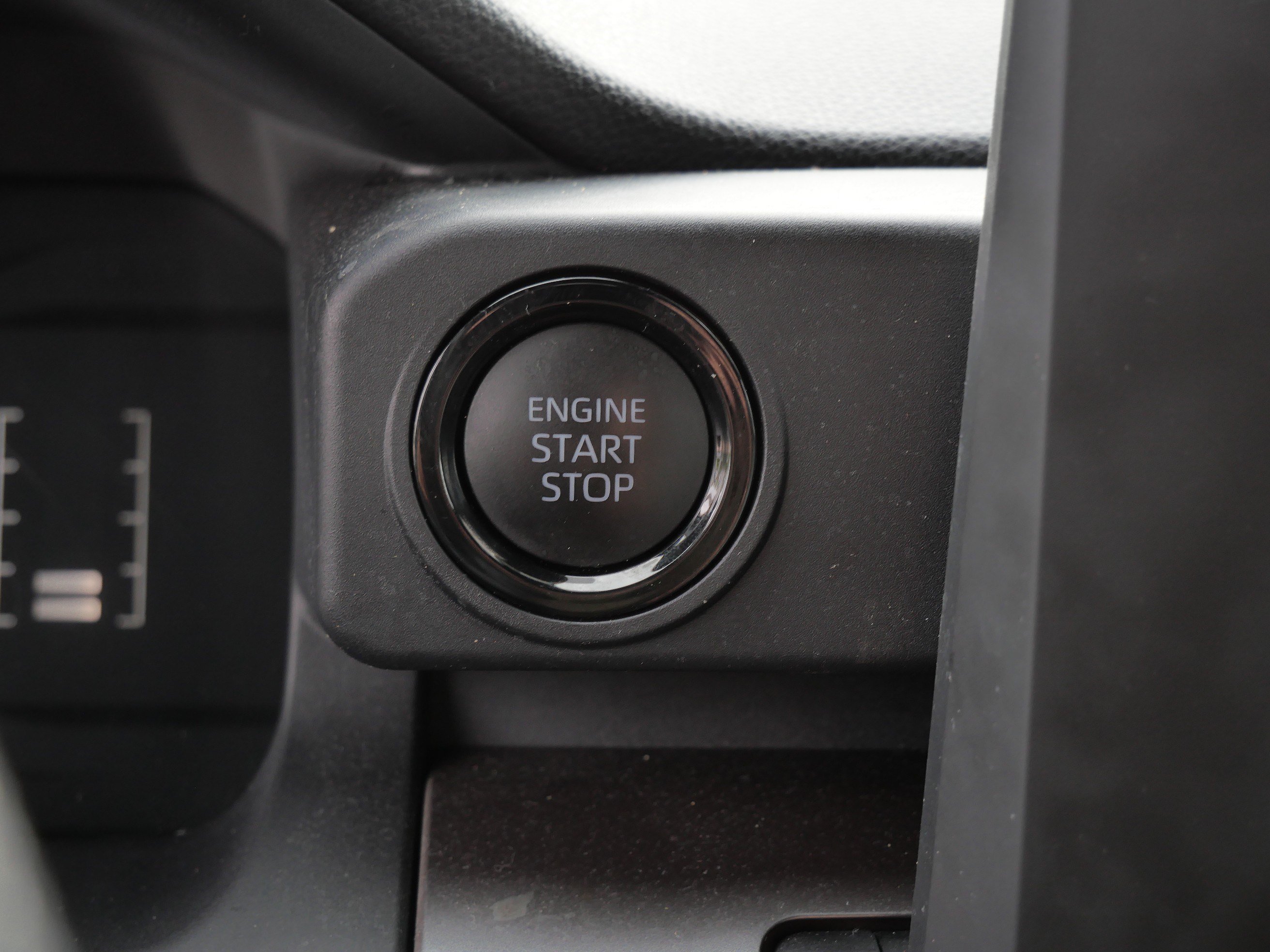 Certified 2024 Toyota Tacoma SR5 AWD/4WD image 31