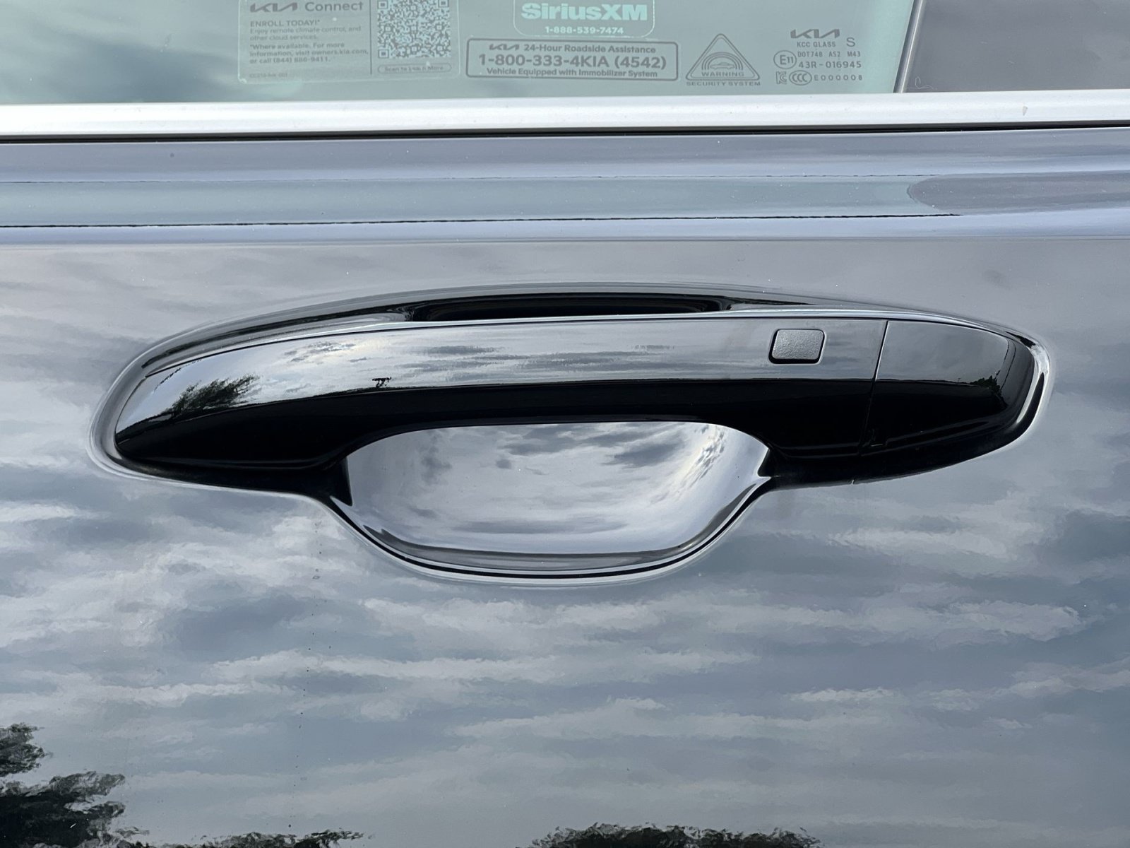 New 2026 Kia Sorento S FWD image 16