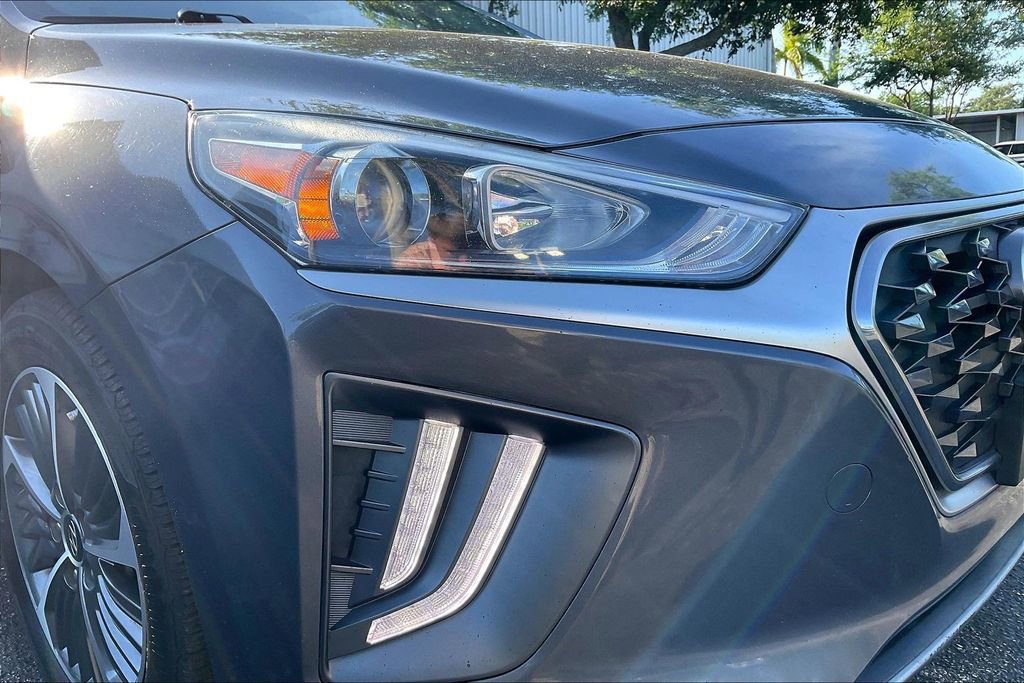 Used 2020 Hyundai Ioniq SE FWD image 25