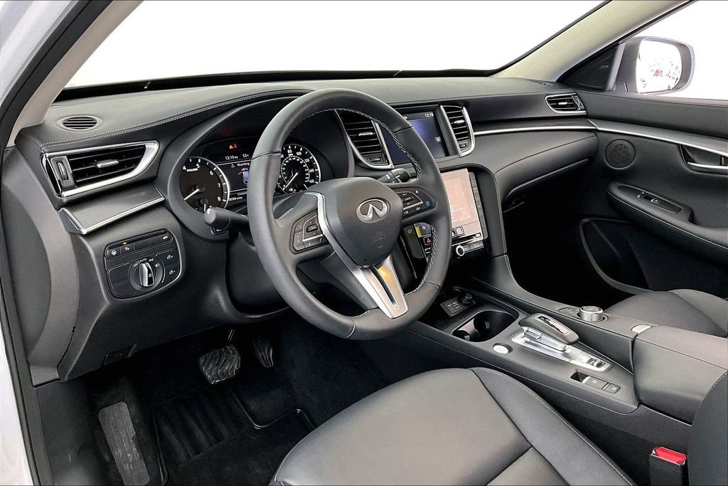 Certified 2025 INFINITI QX50 Pure image 17