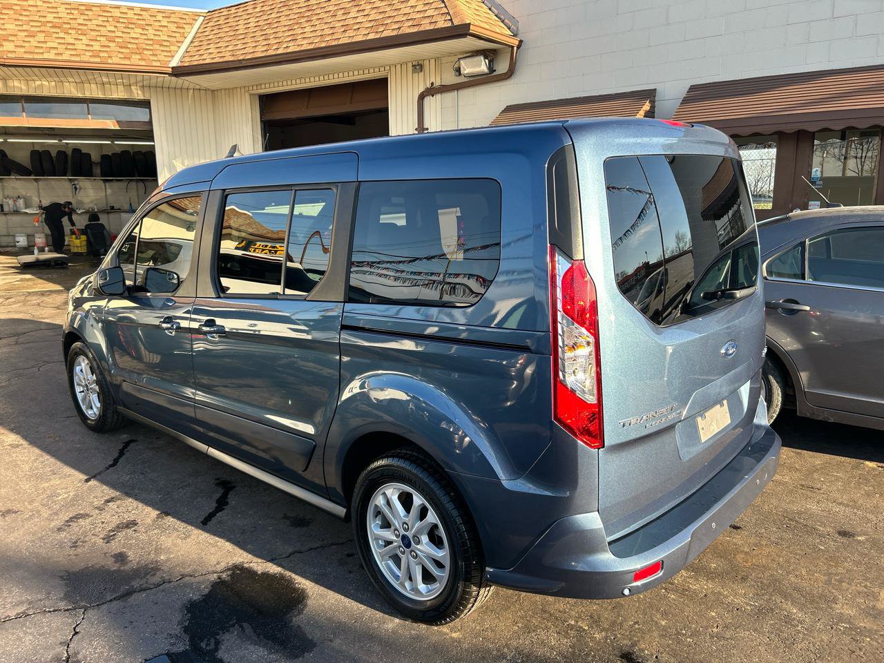 Used 2021 Ford Transit Connect XLT FWD image 2
