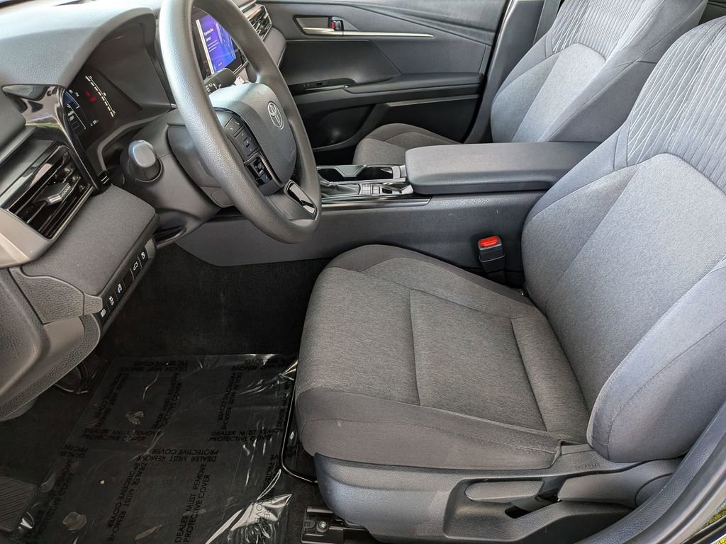 Used 2025 Toyota Camry LE FWD image 20