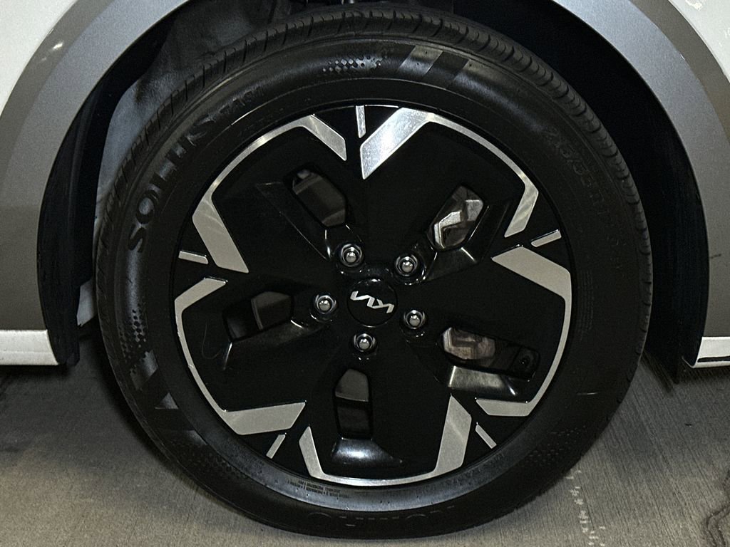 Certified 2023 Kia Niro Wave w/ Wave Preserve Package FWD image 8
