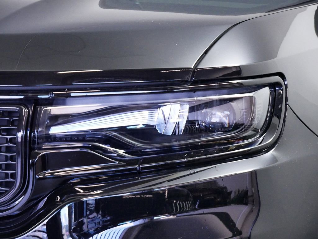 Used 2024 Jeep Wagoneer L Series II image 18