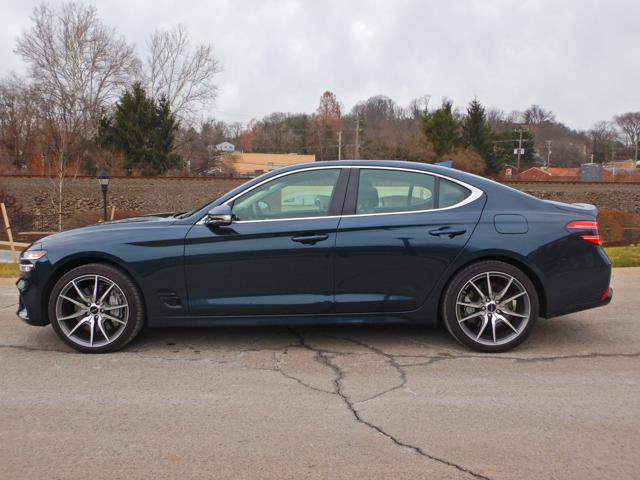 Used 2025 Genesis G70 2.5T image 9