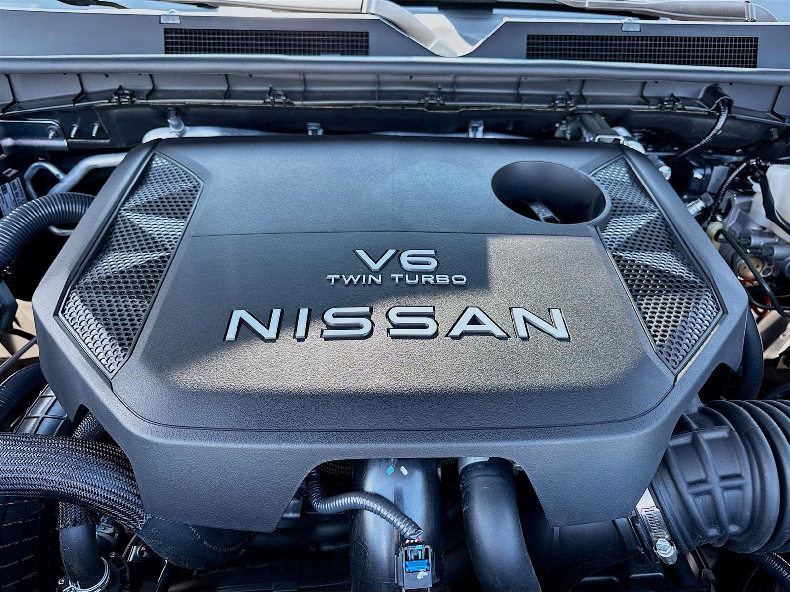 Used 2025 Nissan Armada Platinum image 31