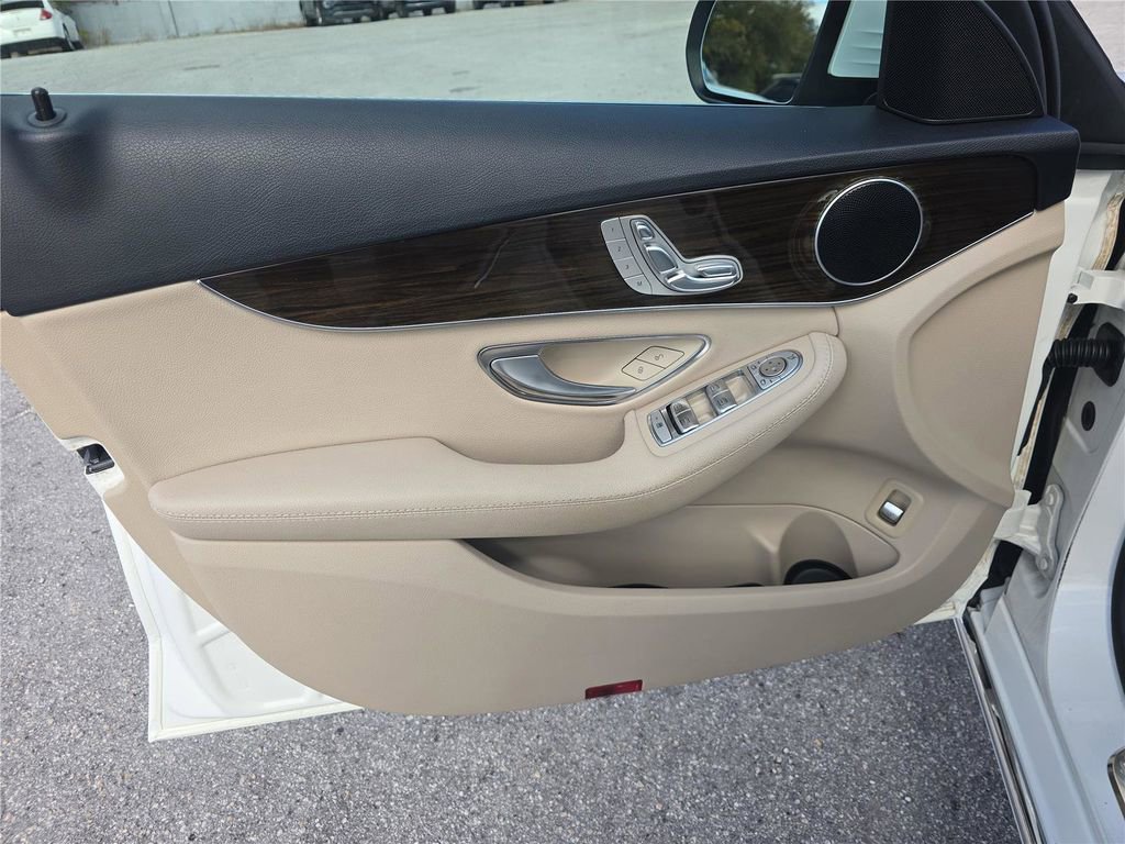 Used 2016 Mercedes-Benz C 300 Sedan image 13
