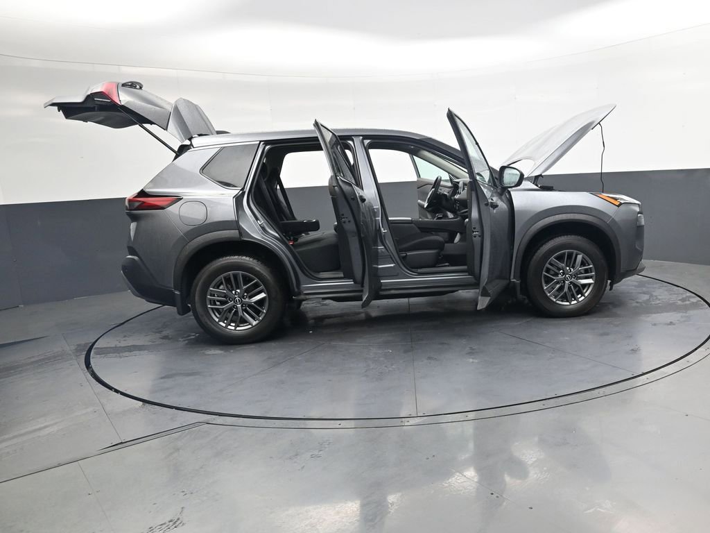 Used 2023 Nissan Rogue S FWD image 47
