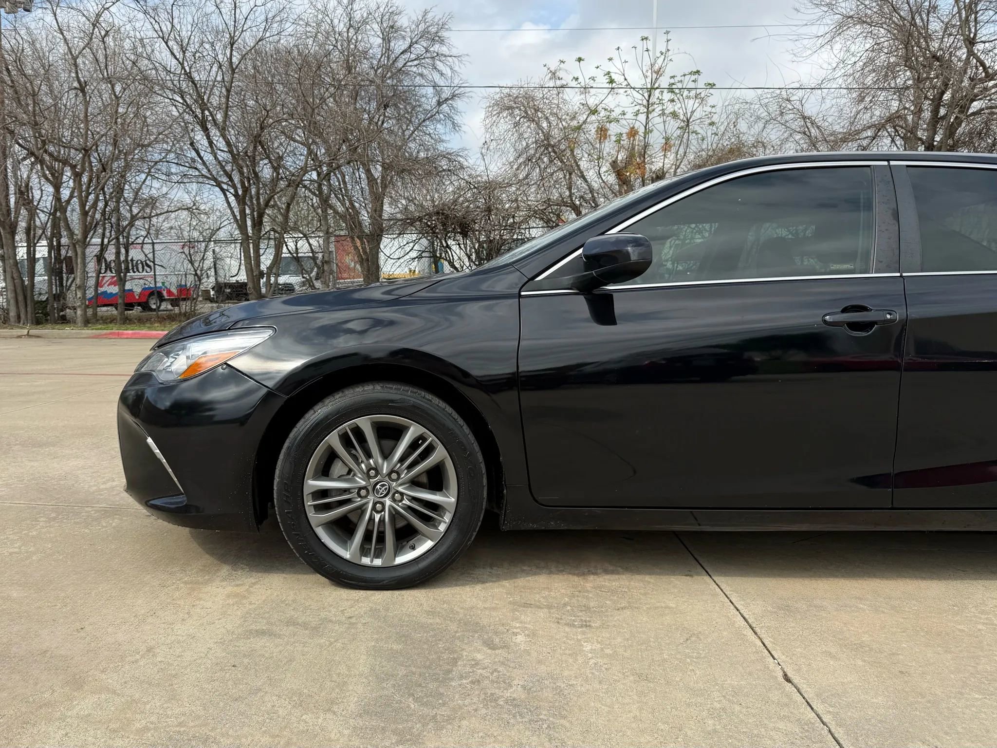 Used 2017 Toyota Camry SE image 13