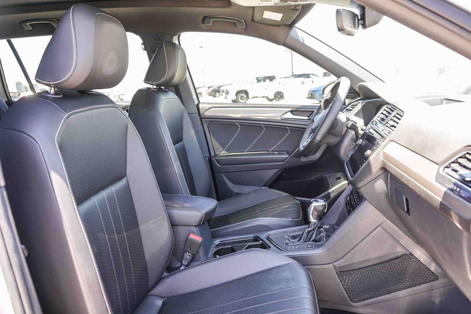 Used 2022 Volkswagen Tiguan SE R-Line FWD image 16