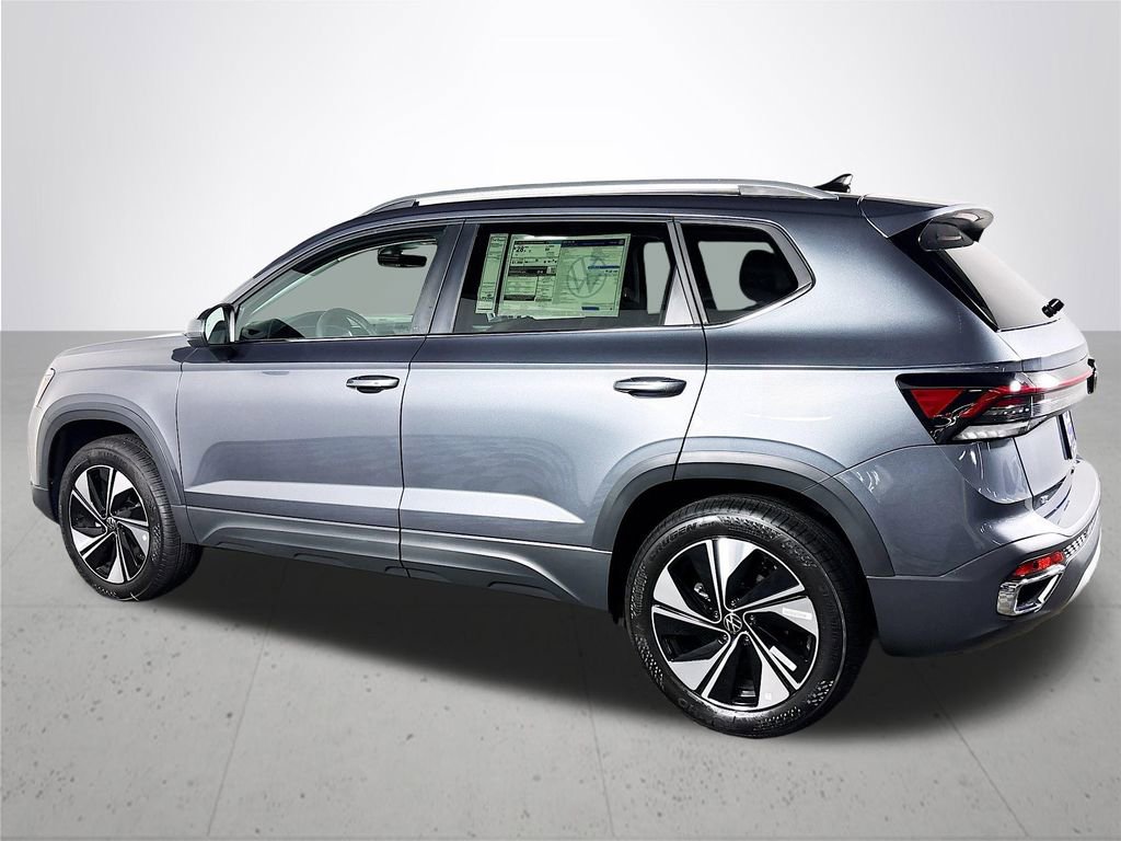 New 2025 Volkswagen Taos SE image 8