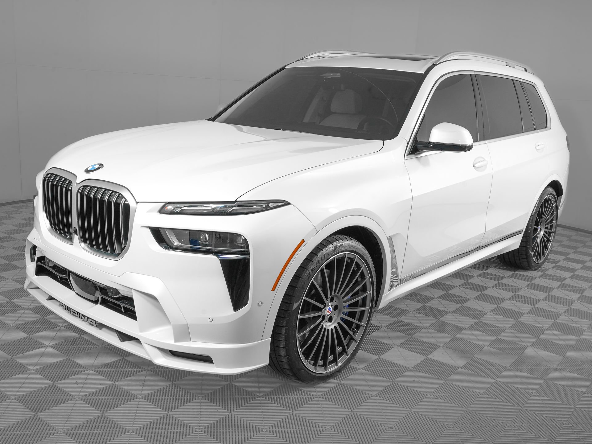 Used 2025 BMW ALPINA XB7 image 8