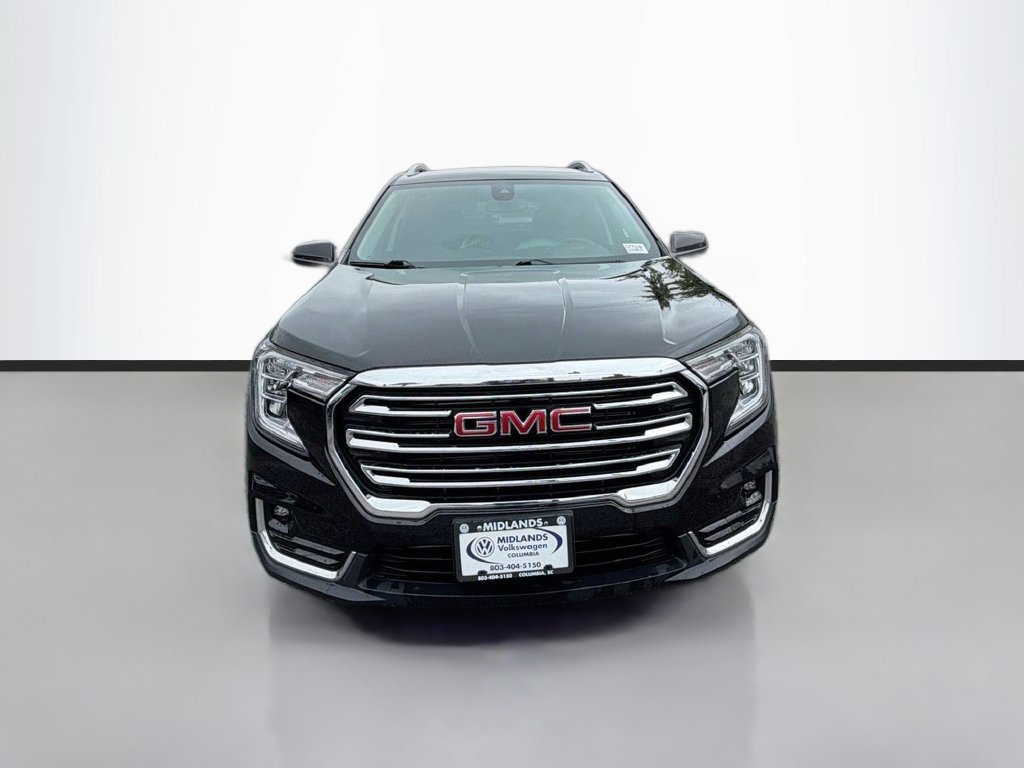 Used 2023 GMC Terrain SLT AWD/4WD image 2
