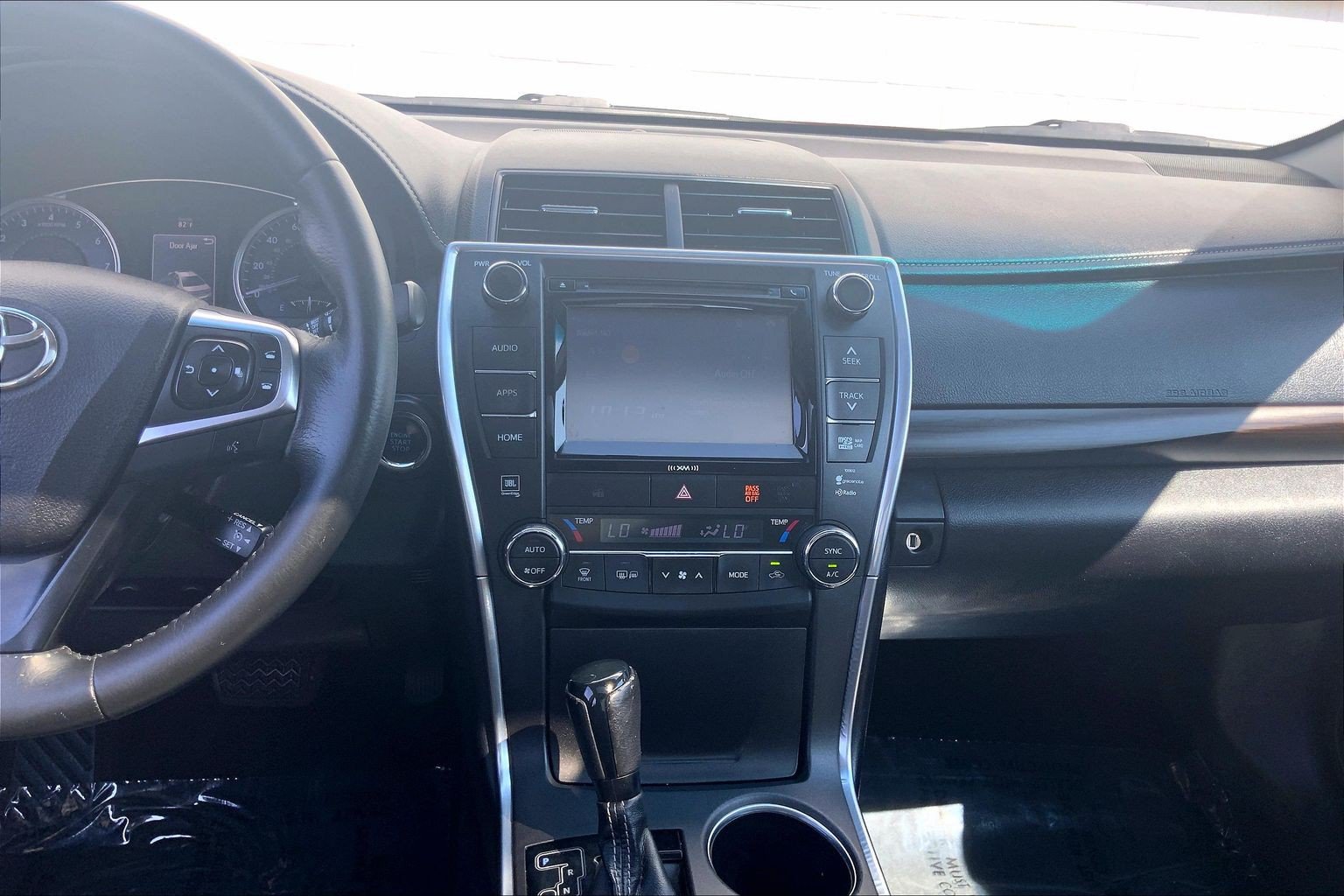 Used 2017 Toyota Camry XLE w/ Moonroof Package FWD image 38