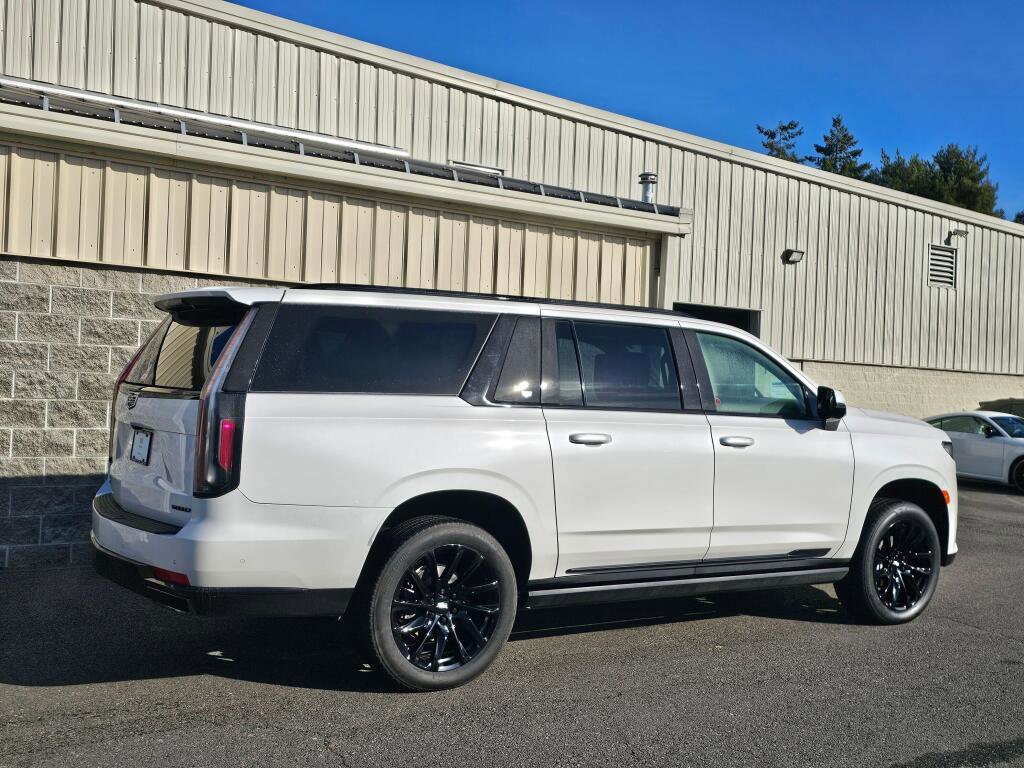 Certified 2023 Cadillac Escalade ESV Sport Platinum w/ LPO, ONYX Package AWD/4WD image 9