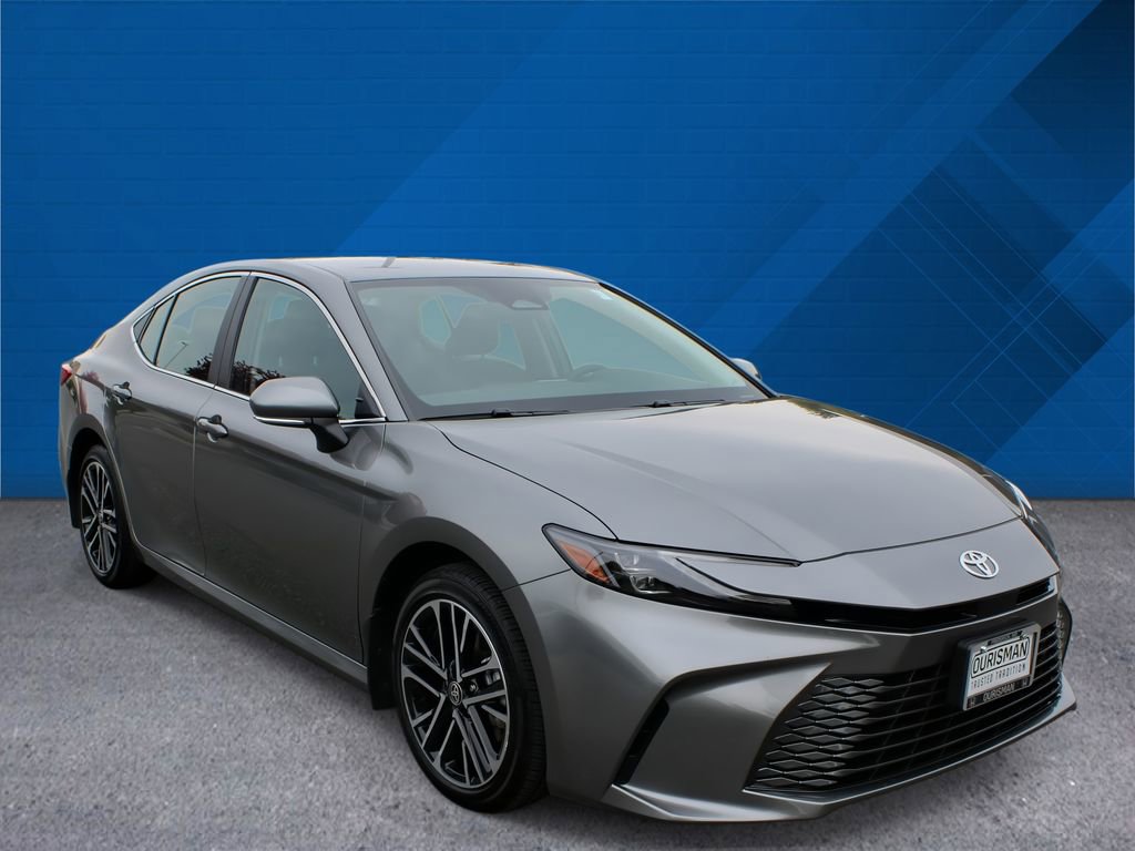 Used 2026 Toyota Camry XLE AWD/4WD image 2