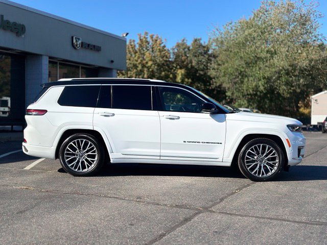 Used 2023 Jeep Grand Cherokee L Summit AWD/4WD image 7